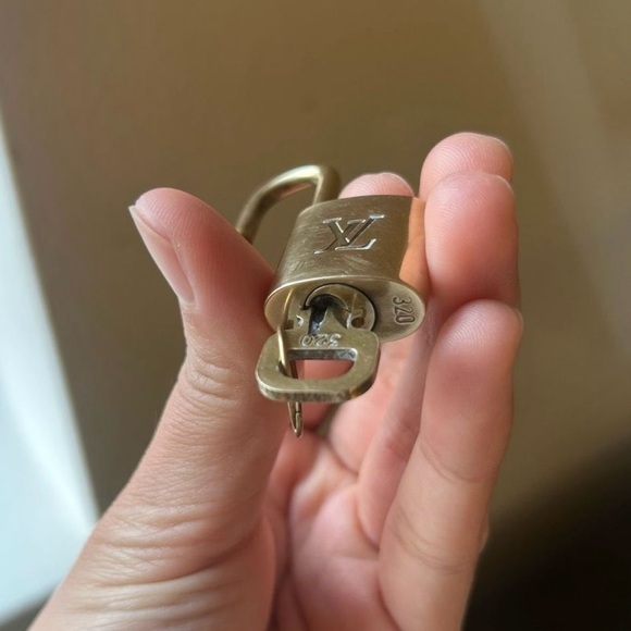 Louis Vuitton Lock & Key #320 - Picture 2 of 4